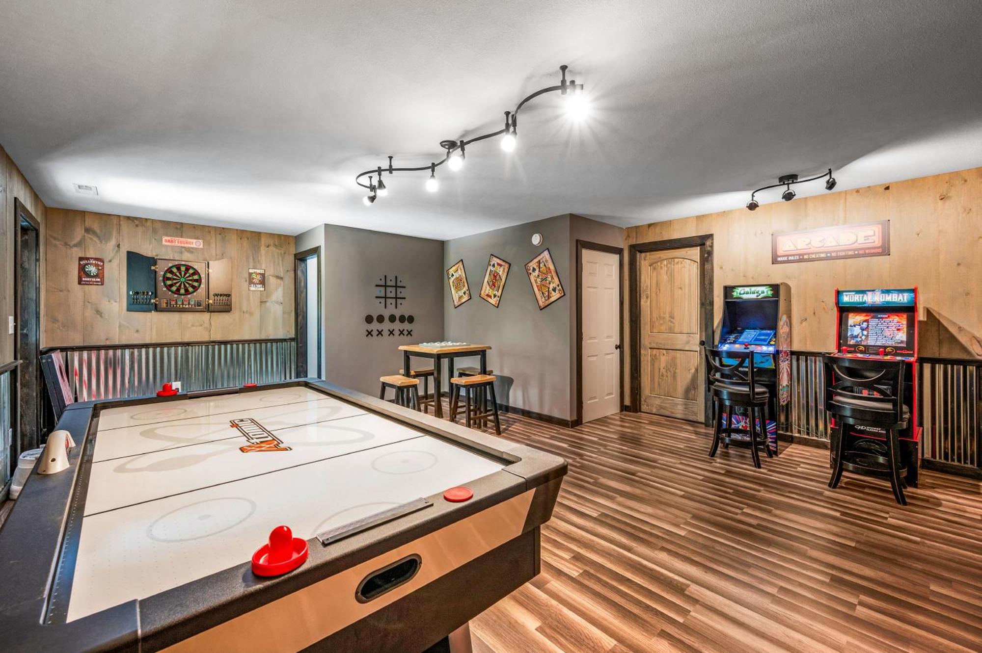 Lil Cabin In The Cove! Mtn Views, Theater, Hot Tub, Games, King Beds, Prime Location! Sevierville Luaran gambar