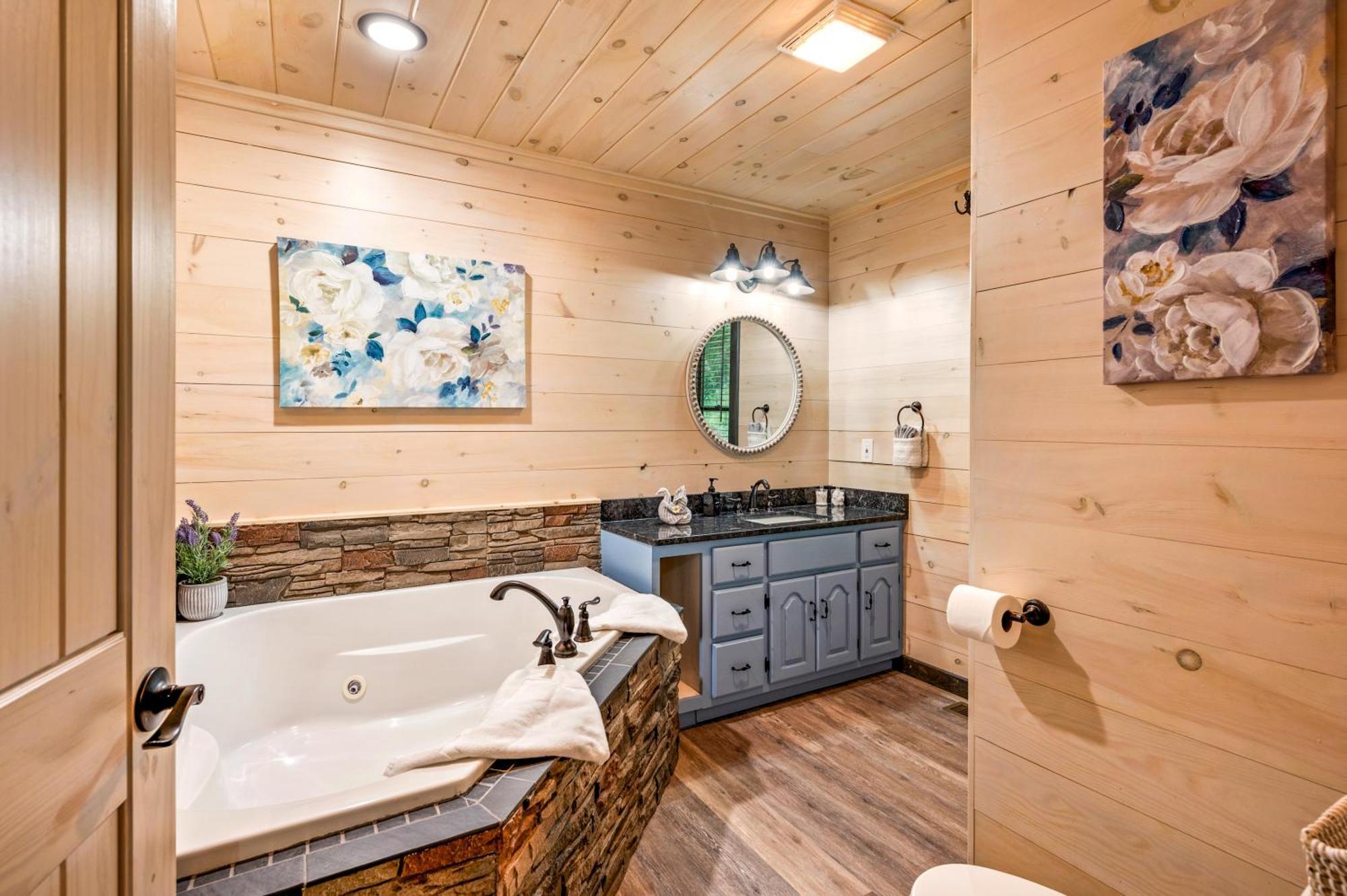 Lil Cabin In The Cove! Mtn Views, Theater, Hot Tub, Games, King Beds, Prime Location! Sevierville Luaran gambar